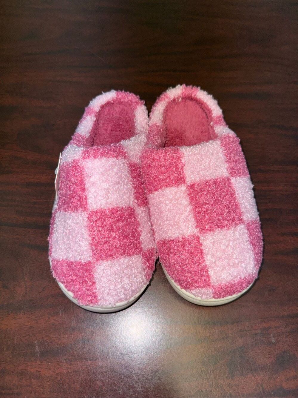 NWT Ladies Two Toned Checkered Slippers Size Small (5-6)